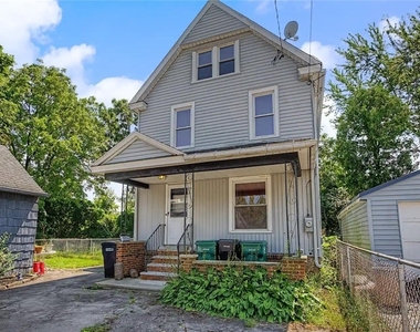 1335 Michigan Avenue - Photo Thumbnail 2