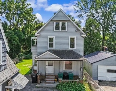 1335 Michigan Avenue - Photo Thumbnail 1