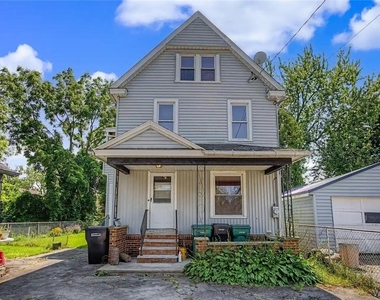 1335 Michigan Avenue - Photo Thumbnail 3
