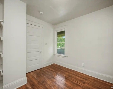1335 Michigan Avenue - Photo Thumbnail 13