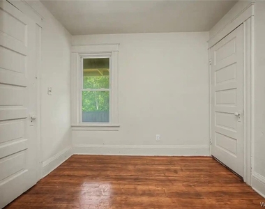 1335 Michigan Avenue - Photo Thumbnail 14
