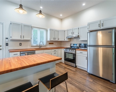 75 Mariner Street - Photo Thumbnail 8