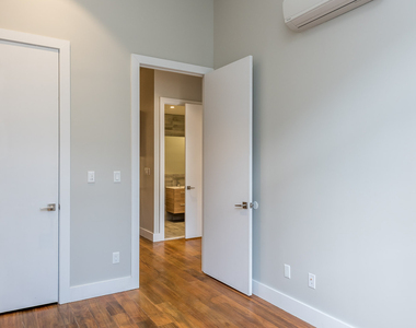 228 Kingsland Ave - Photo Thumbnail 11