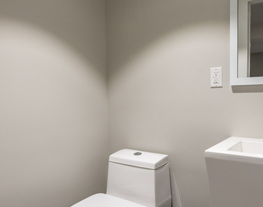 228 Kingsland Ave - Photo Thumbnail 6