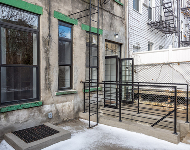 228 Kingsland Ave - Photo Thumbnail 1