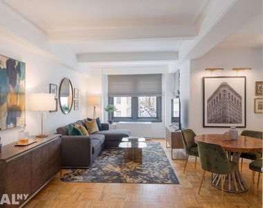 101 W 55th St - Photo Thumbnail 1