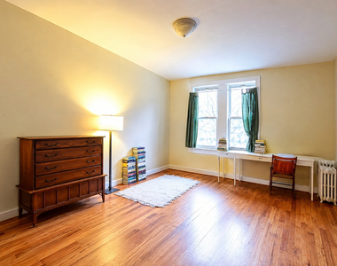 668 Hancock Street - Photo Thumbnail 3