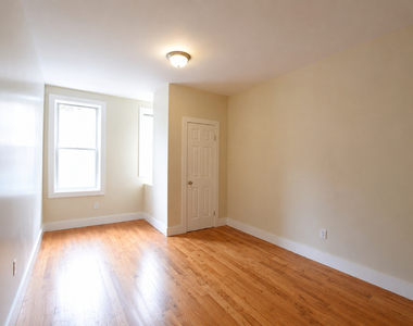 668 Hancock Street - Photo Thumbnail 4