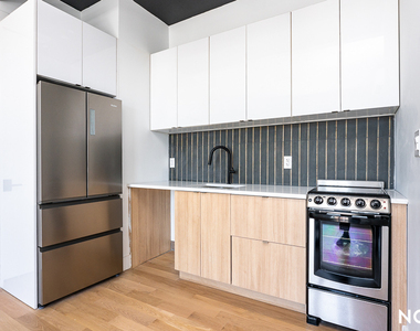 987 Bedford Ave - Photo Thumbnail 5