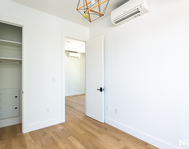 987 Bedford Ave - Photo Thumbnail 9