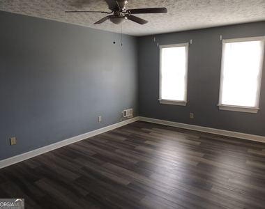 6336 Phillips Place - Photo Thumbnail 12