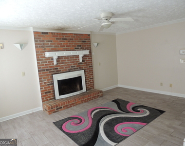 6336 Phillips Place - Photo Thumbnail 5