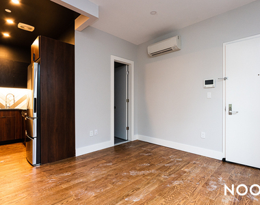 1354 Jefferson Ave - Photo Thumbnail 3