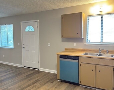 107 Sea Parc Street - Photo Thumbnail 6