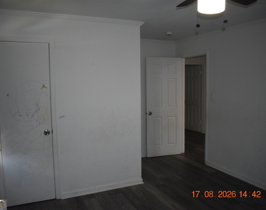 881 Poppy Avenue - Photo Thumbnail 6