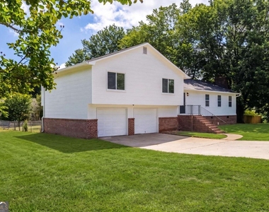 2250 Ridge Forest Drive - Photo Thumbnail 2