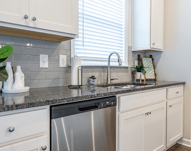 290 Mahone Drive - Photo Thumbnail 8