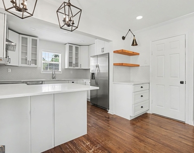 188 Clay Street Se - Photo Thumbnail 4
