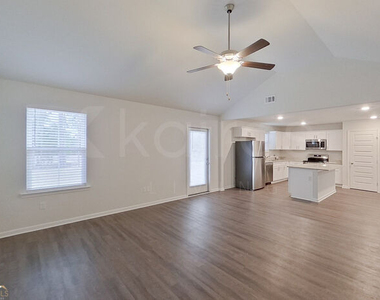 114 Western Red Cedar Drive - Photo Thumbnail 2