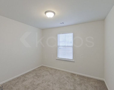 114 Western Red Cedar Drive - Photo Thumbnail 17