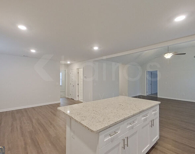 114 Western Red Cedar Drive - Photo Thumbnail 9