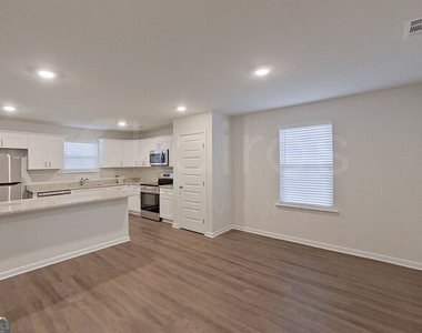114 Western Red Cedar Drive - Photo Thumbnail 7