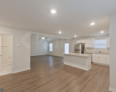 114 Western Red Cedar Drive - Photo Thumbnail 6