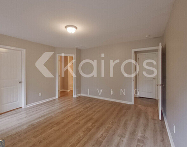 124 Bluff Road - Photo Thumbnail 10