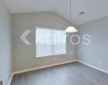 124 Bluff Road - Photo Thumbnail 8