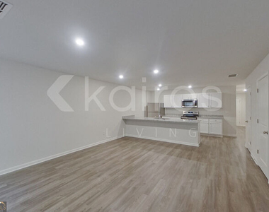 373 Ironwood Court - Photo Thumbnail 3