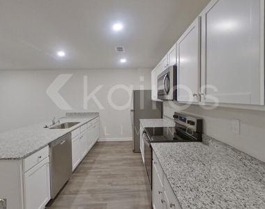 373 Ironwood Court - Photo Thumbnail 5