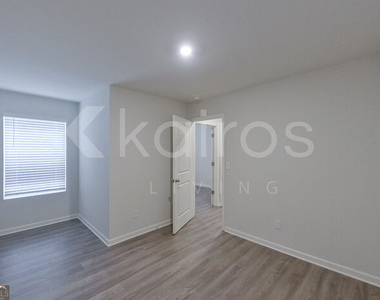 528 Ivy Brook Way - Photo Thumbnail 15