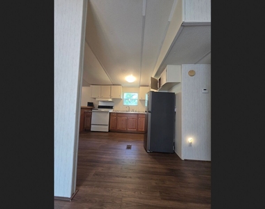 1958 Miller Street - Photo Thumbnail 4