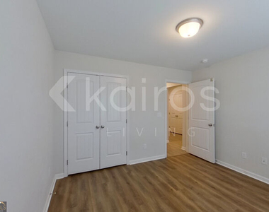 12 Carrollton Drive - Photo Thumbnail 8