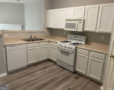 3248 Hidden Cove Circle - Photo Thumbnail 6