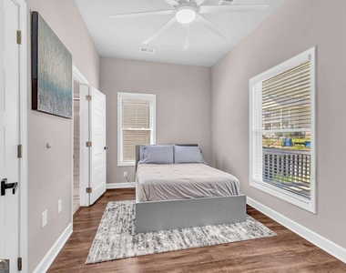 115 Griffin Street Nw - Photo Thumbnail 2