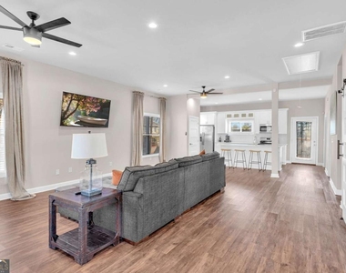 115 Griffin Street Nw - Photo Thumbnail 10