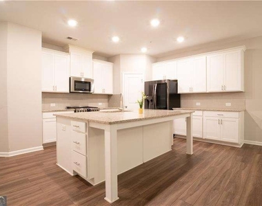 525 Duval Drive - Photo Thumbnail 4