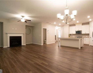 525 Duval Drive - Photo Thumbnail 6