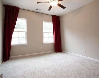 525 Duval Drive - Photo Thumbnail 16