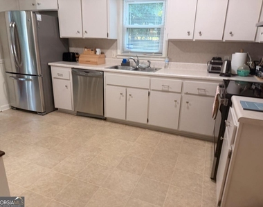 3441 Brookhill Circle - Photo Thumbnail 4