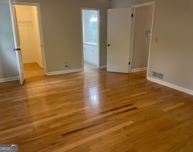 3441 Brookhill Circle - Photo Thumbnail 6
