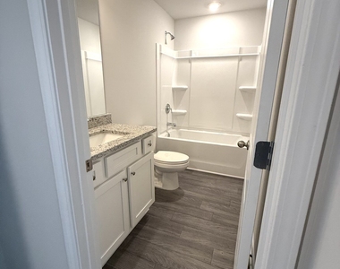 401 Lanier Circle - Photo Thumbnail 28