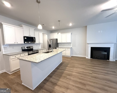 401 Lanier Circle - Photo Thumbnail 7