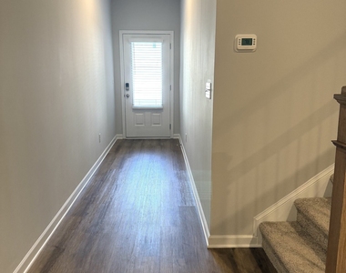 401 Lanier Circle - Photo Thumbnail 1