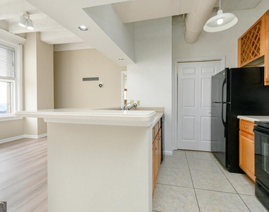 32 Peachtree Street - Photo Thumbnail 2