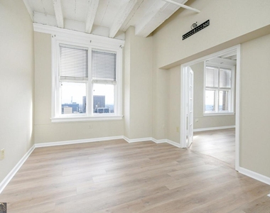 32 Peachtree Street - Photo Thumbnail 16
