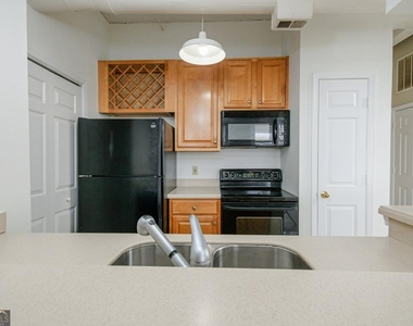 32 Peachtree Street - Photo Thumbnail 5