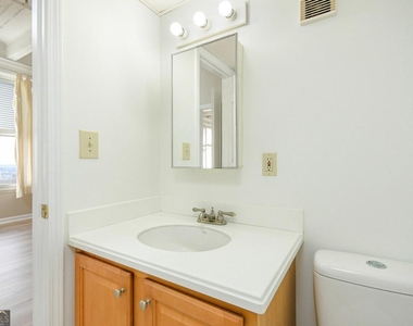 32 Peachtree Street - Photo Thumbnail 7