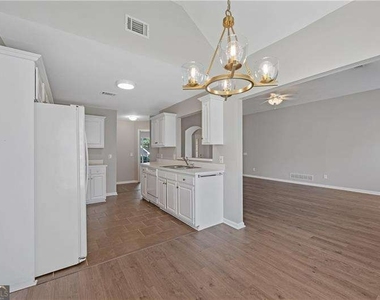 6375 Seymour Place Nw - Photo Thumbnail 11